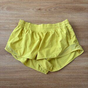 Lululemon Athletic Hotty Hot LR Lined Short II 2.5” Soleil Yellow Women’s Sz 10